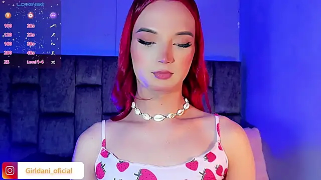 Snapshot of Liittle_foxxxy chatting on 02/15/25, 04:25 Liittle foxxxy online show from 02/15/25, 04:25