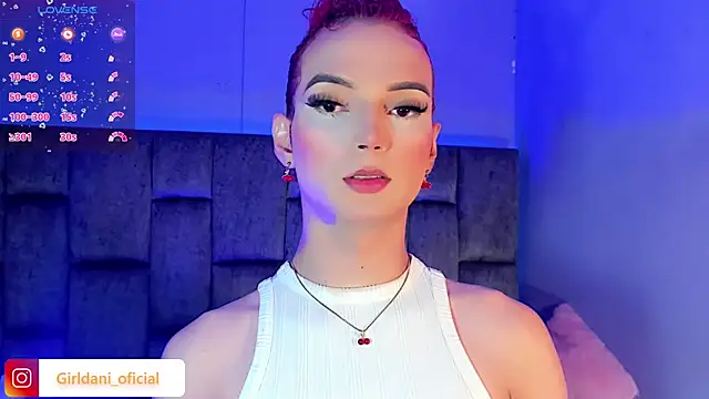 Snapshot of Liittle_foxxxy chatting on 02/28/25, 09:36 Liittle foxxxy online show from 02/28/25, 09:36