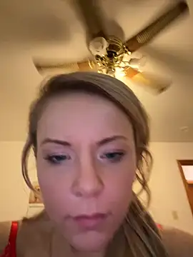 Snapshot of EllaSnow chatting on 01/02/25, 05:35 EllaSnow online show from 01/02/25, 05:35