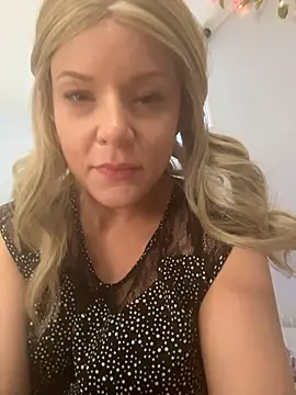 EllaSnow online show from 04/06/26, 05:25