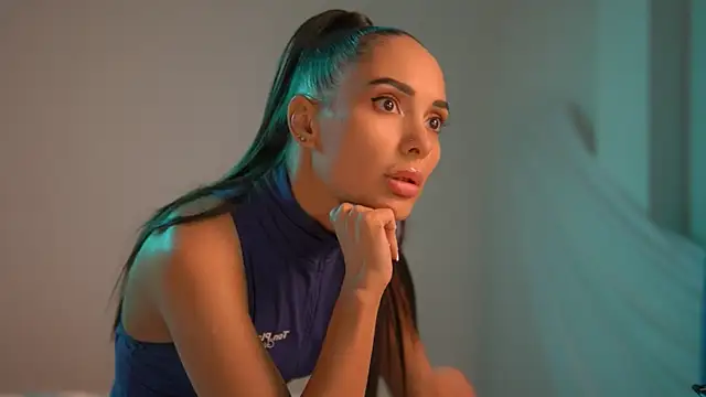 Mila May  online show from 09/26/25, 10:47