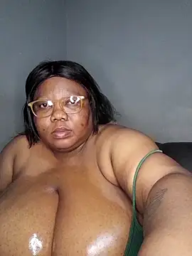 Snapshot of DAIRYBELLELIZxx chatting on 07/19/26, 03:43 DAIRYBELLELIZxx online show from 07/19/26, 03:43