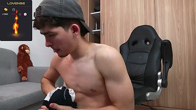 zenn rush1 online show from 12/17/24, 02:22