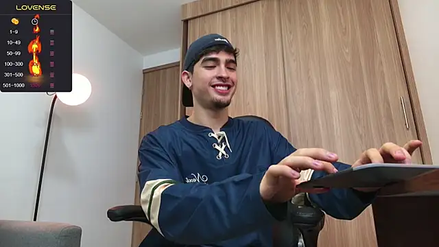 zenn rush1 online show from 12/30/24, 12:09