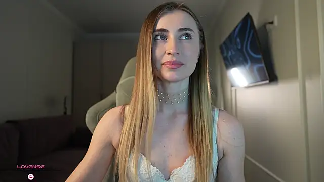 Coconutkittyy online show from 10/26/25, 03:29