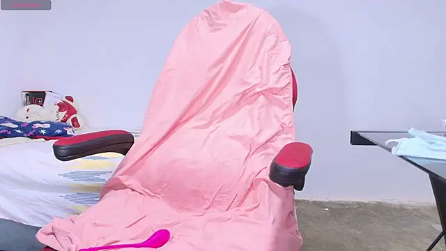 italy   boobs online show from 03/17/25, 12:57