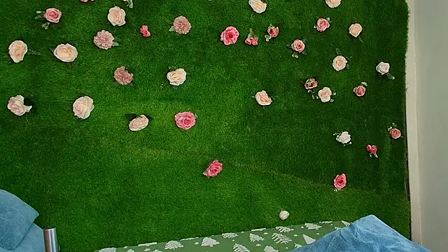 Snapshot of Huge_Titties_ chatting on 02/22/26, 06:46 Huge Titties online show from 02/22/26, 06:46