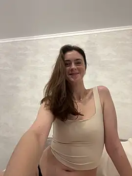 Snapshot of Miilania chatting on 12/17/24, 06:35 Miilania online show from 12/17/24, 06:35