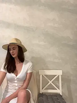 Snapshot of Miilania chatting on 12/29/24, 11:50 Miilania online show from 12/29/24, 11:50