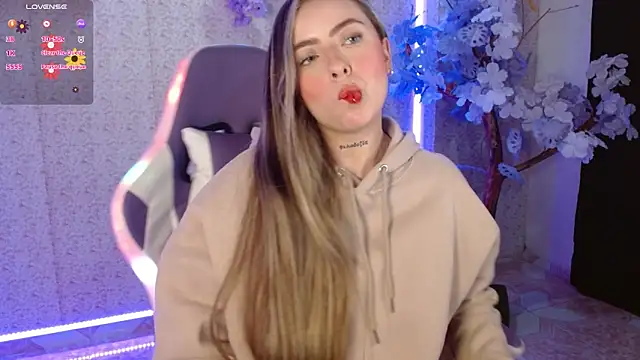 NaomiFox1 online show from 02/15/25, 03:31