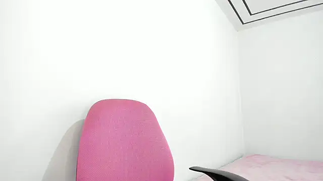 Anniie grey online show from 02/19/25, 09:25