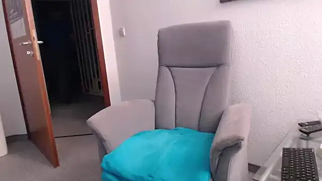 ak616263 online show from 11/12/25, 04:29