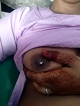 Snapshot of saloni19881 chatting on 09/23/25, 03:53 saloni19881 online show from 09/23/25, 03:53