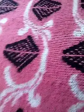 Snapshot of saloni19881 chatting on 12/01/25, 04:39 saloni19881 online show from 12/01/25, 04:39