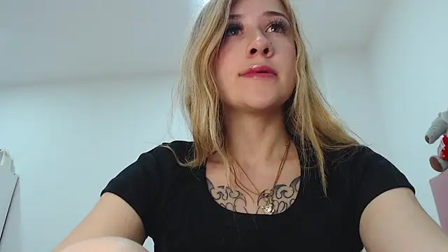 GirlAngell online show from 02/03/25, 02:47