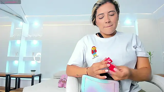 julietha taylor online show from 02/22/25, 01:44