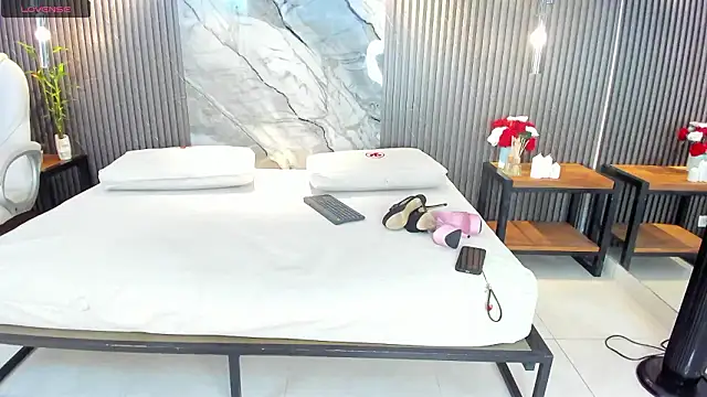 Snapshot of julietha_taylor chatting on 02/02/26, 03:05 julietha taylor online show from 02/02/26, 03:05