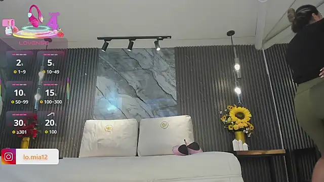 julietha taylor online show from 04/18/26, 01:53