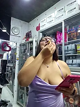 Snapshot of sofiafantasy chatting on 02/20/25, 12:08 sofiafantasy online show from 02/20/25, 12:08