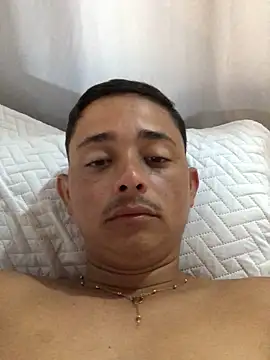 isacalejandroo online show from 02/15/25, 10:31