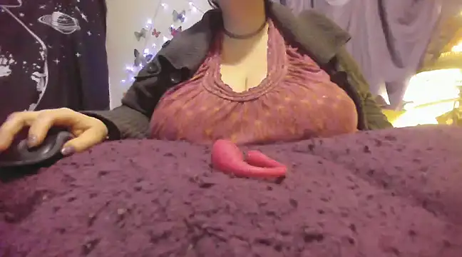 Snapshot of Alli_Kat chatting on 01/24/25, 11:37 Alli Kat online show from 01/24/25, 11:37