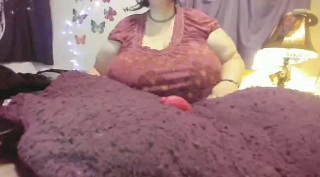 Snapshot of Alli_Kat chatting on 01/26/25, 11:39 Alli Kat online show from 01/26/25, 11:39