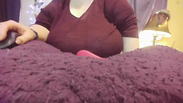 Snapshot of Alli_Kat chatting on 02/13/25, 08:06 Alli Kat online show from 02/13/25, 08:06