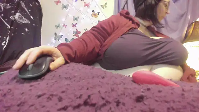 Snapshot of Alli_Kat chatting on 03/04/25, 10:27 Alli Kat online show from 03/04/25, 10:27