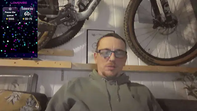 Snapshot of 420Curvybabe chatting on 12/09/24, 08:12 420Curvybabe online show from 12/09/24, 08:12