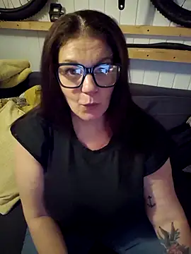 Snapshot of 420Curvybabe chatting on 11/09/25, 05:44 420Curvybabe online show from 11/09/25, 05:44