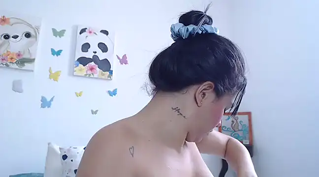 Snapshot of SaraBlosson chatting on 12/12/24, 07:37 SaraBlosson online show from 12/12/24, 07:37