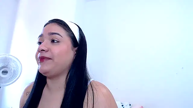 Snapshot of SaraBlosson chatting on 09/10/25, 01:11 SaraBlosson online show from 09/10/25, 01:11