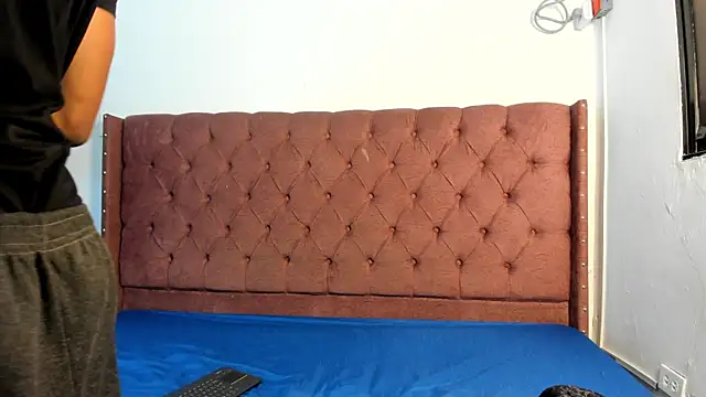 boys yourparty online show from 12/16/25, 01:05