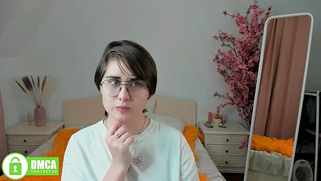 Snapshot of Funny_bunnyy chatting on 12/06/24, 02:46 Funny bunnyy online show from 12/06/24, 02:46