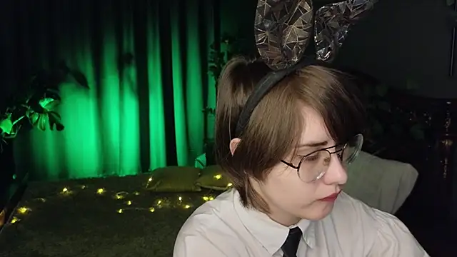 Snapshot of Funny_bunnyy chatting on 01/10/25, 01:41 Funny bunnyy online show from 01/10/25, 01:41