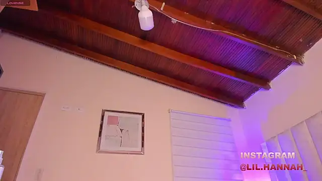 Snapshot of lil_hanna18 chatting on 12/15/24, 09:56 lil hanna18 online show from 12/15/24, 09:56