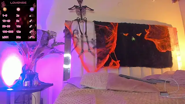 lil hanna18 online show from 10/31/25, 08:10