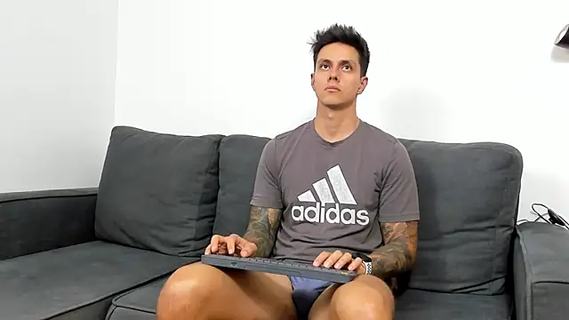 Snapshot of JeanBroc chatting on 09/08/25, 08:52 JeanBroc online show from 09/08/25, 08:52