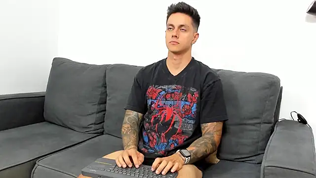 Snapshot of JeanBroc chatting on 09/21/25, 08:54 JeanBroc online show from 09/21/25, 08:54