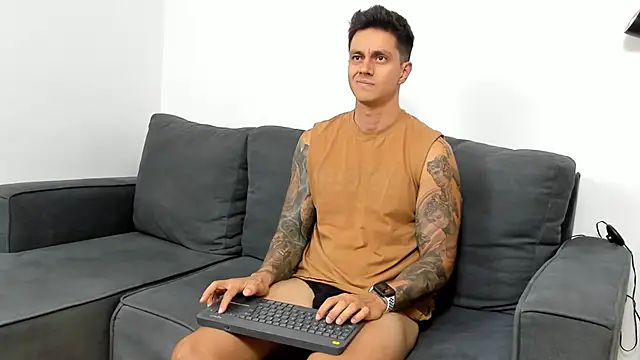 Snapshot of JeanBroc chatting on 09/29/25, 08:35 JeanBroc online show from 09/29/25, 08:35