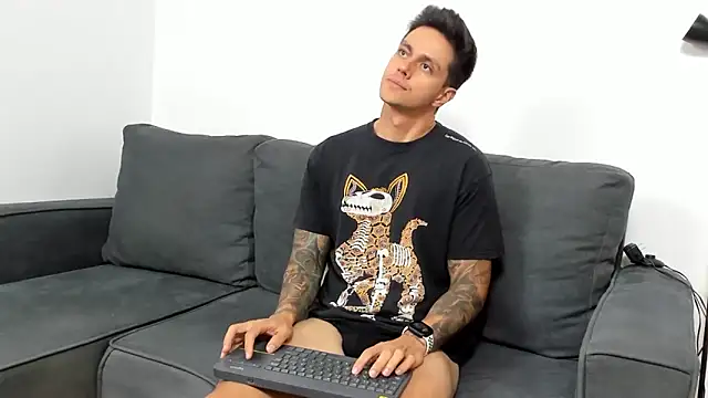 Snapshot of JeanBroc chatting on 10/10/25, 08:30 JeanBroc online show from 10/10/25, 08:30