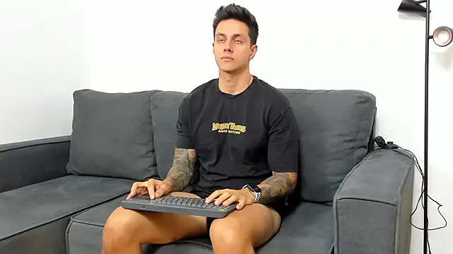 Snapshot of JeanBroc chatting on 10/14/25, 08:20 JeanBroc online show from 10/14/25, 08:20