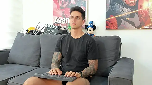 Snapshot of JeanBroc chatting on 10/28/25, 08:11 JeanBroc online show from 10/28/25, 08:11