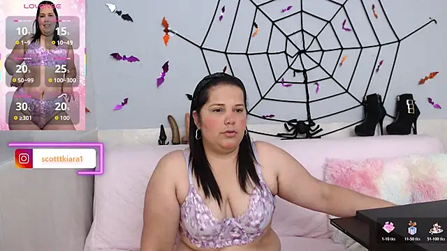 kiara scottt online show from 10/23/25, 08:46