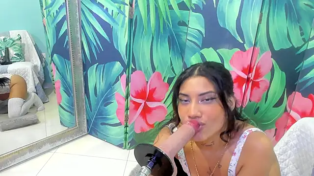 Mieldeluna online show from 02/18/26, 05:58