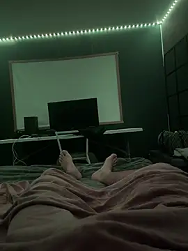 LucianoRixo1 online show from 09/30/25, 09:31