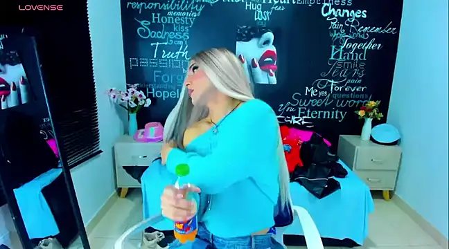 DarianaGia online show from 12/11/24, 06:14