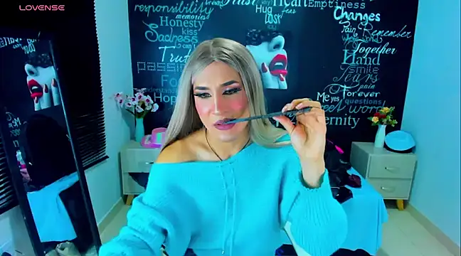 DarianaGia online show from 12/11/24, 09:19