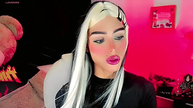 dollswit01 online show from 01/22/25, 12:48