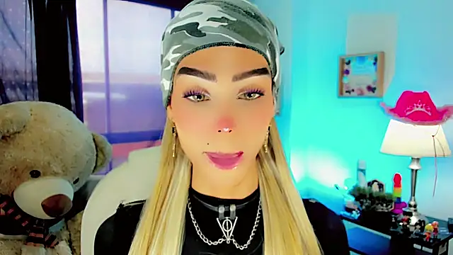 dollswit01 online show from 01/25/25, 07:39